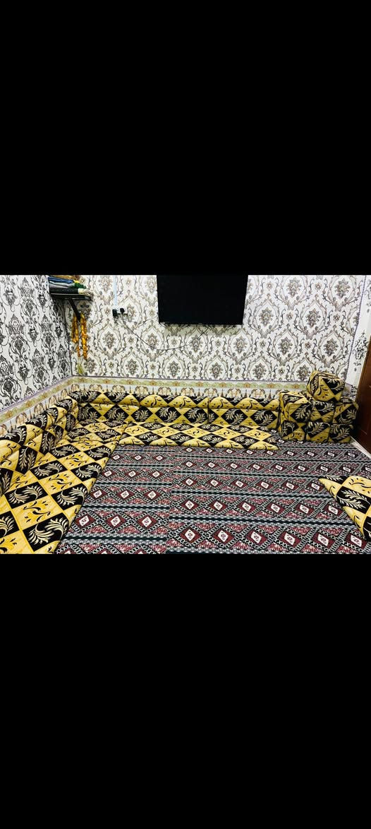 جلسه عربيه جديده ١١ونص متر مع ٧ تكيات السعر ٢٥٠ اوبيهن مجال قليل العنوان كرمه علي حي الرساله ***********
