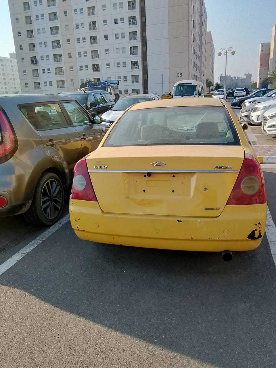 السلام عليكم عندي شيري اي فايف موديل 13 كير ومحرك كامري مصفره هيئه وغرامات ابيعها  كامله مابيها اي نقوصات رقم بغداد السعر 33 ورقه بيها مجال كلش قليل
رقمي ***********
