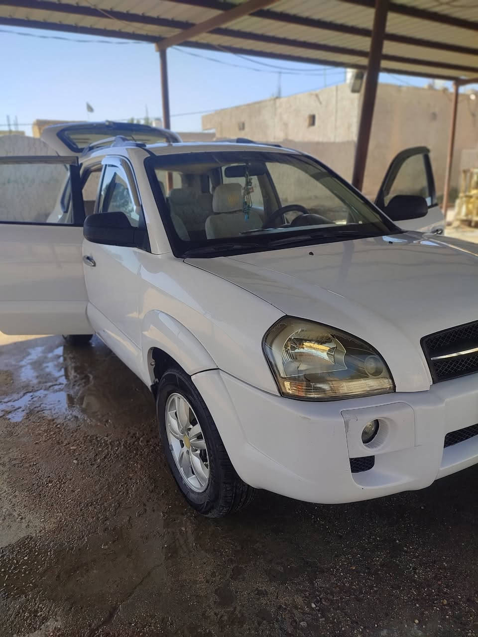 البيع توسان
موديل 2009
سعر 105
مكان سياره بابل 
منطقة طفيل 
***********
الي يحب يجي يشوف بعيونه
واني خااادم
