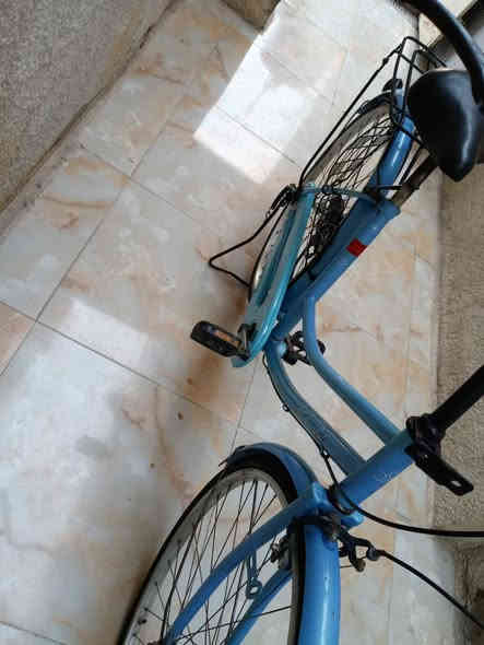 سلام عليكم شباب بايسكل بناتي للبيع حجم 26 البايسكل كلش نظيف بايسكل مال حاويه البايسكل لونه حلو المكان بغداد الشعب  البايسكل اي نقص ما ابي كامل السعر خاص على هذا الرقم واتساب ***********
