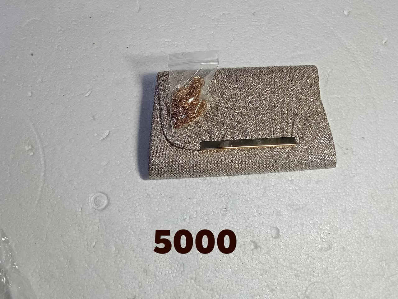 حقيبه نسائيه بتصميم جميل 
حجم كبير ب7000
حجم صغير ب5000


**إذا كنت صاحب هذا الإعلان وتريد حذفه لأي سبب، رجاءا أرسل رسالة إلى الدعم الفني**