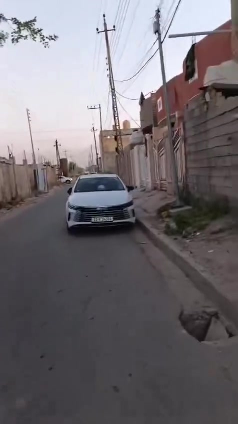دار للبيع –
دار سكني للبيع في منطقة بوب الشام، بمساحة 200 متر مربع، طابو ملك صرف.

مواصفات الدار:

* الواجهة: 10 متر
* النزال: 20 متر
* قريب جداً من السوق وجميع الخدمات متوفرة (مدارس، أسواق، صيدليات، مواصلات)

تفاصيل الطابق الأرضي:

* استقبال بمساحة 6 × 4 م
* مطبخ بمساحة 5 × 5 م
* صالة بمساحة 8 × 4 م
* غرفتان، مساحة كل غرفة 5 × 4 م
* حمام

تفاصيل الطابق الثاني:

* غرفه 6x 4 م
* غرفه 5x5م
* حمام
* سطح خارجي

الدار مناسب جداً للسكن العائلي، بمساحات واسعة وموقع ممتاز قريب من جميع الاحتياجات اليومية.

للاستفسار الجاد والمعاينة، تواصلوا مباشرة على الخاص أو اتصلوا الآن على الرقم: ***********
