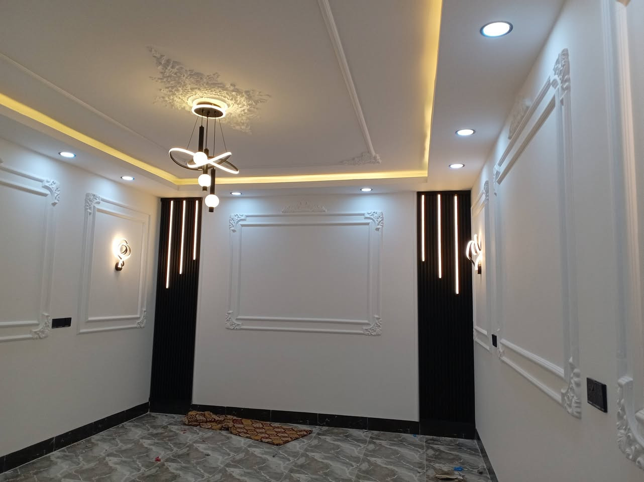 بسم لله الرحمن الرحيم

جانب من أعمالنا للديكورات الحديثه جبس بورد
والكهرباء
ان شاء الله ينال اعجابكم

للتواصل ***********
