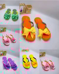 سليبرات طبي • مقاسات ٣٧-٤١ • ألوان جنان