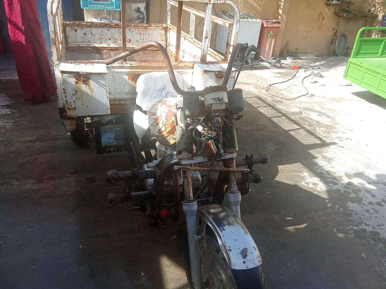 ستوته للبيع مكان كربلاء موديل 2008 رقم موبايل***********
