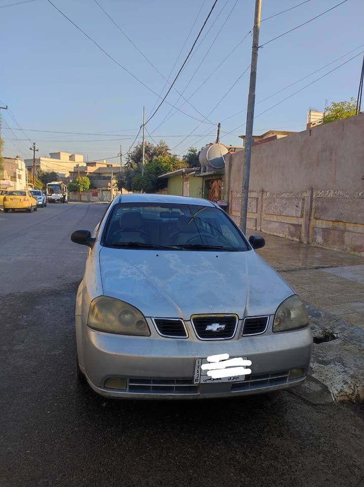 سيارة مال بيت وجاهزة 
والسيارة ما بيها ضرر فقط جاملغ جهة نفر صبغ خارجي
المحرك نظيف والكير نظيف.
وتبريد شغال 
سيارة باسم صاحبها
رقمها نينوى
كير عادي
مكاني الموصل جانب الأيسر 
للتواصل الاتصال على الرقم *********** موصل, نينوى
