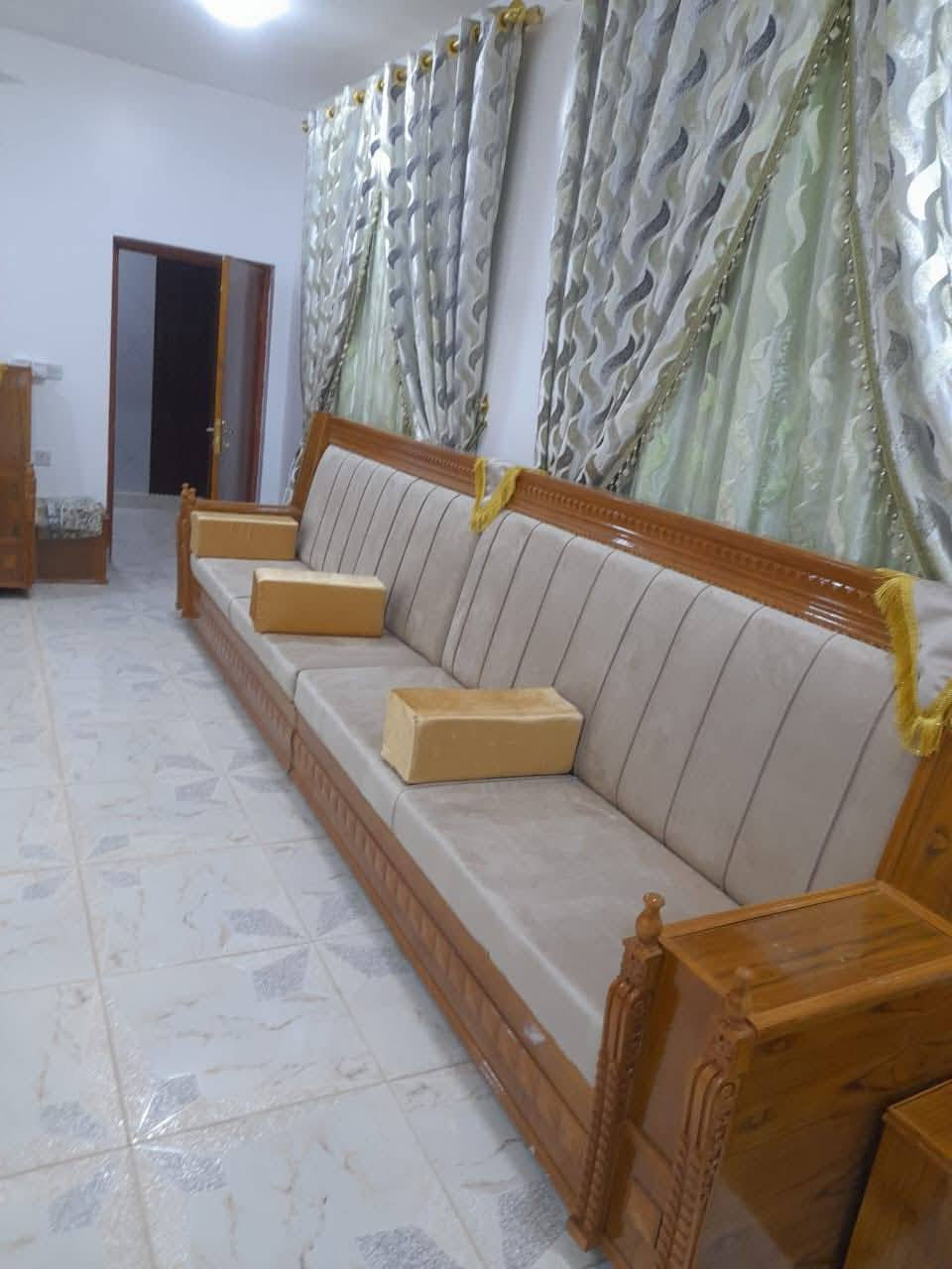 1..سعر متر ديوان #الصاج 175/ نشتغل قسط بدون تحميل 
2..سعر متر ديوان #المودرن 100 
  يقدم معرض بيت الزان  لزبائنه الكرام أحدث موديلاته من الدواويين  الصاج و الملكيه والمودرن  بمواصفات راقيه
 مع ظمان حقيقي لمدة 20 سنه من تاريخ الاستلام  مع طابوريه وكوشات
ملاحظه:: نعمل حسب طلب الزبون من تغيير لون القماش وحسب القياسات الزبون ولدينه كادر يذهب لمنزل الزبون لاخذ القياسات


**إذا كنت صاحب هذا الإعلان وتريد حذفه لأي سبب، رجاءا أرسل رسالة إلى الدعم الفني**