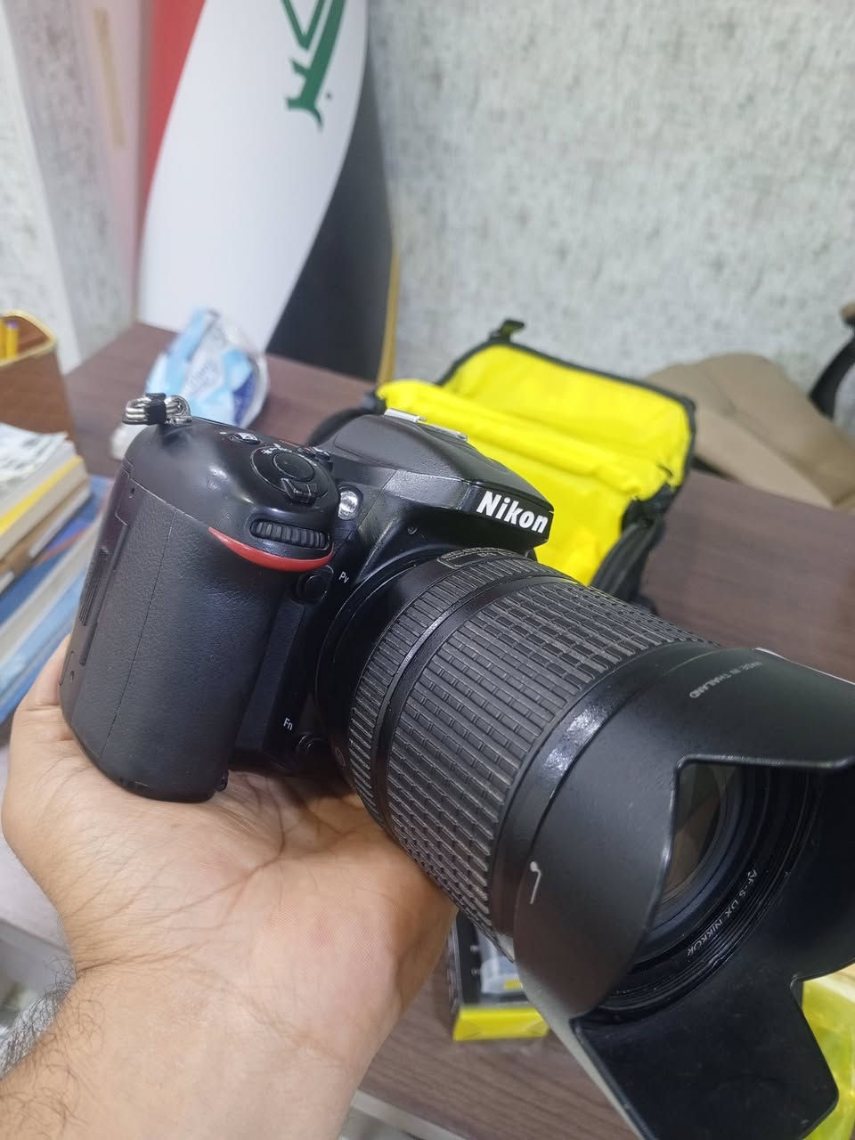 نيكون D7100 للبيع  كامل ملحقاتها سعرها ب450 مثل ما واضح بالصور أو مراوس بRonan DJI 
للاستفار اتصل ***********
غير متواجد ع الماسنجر
