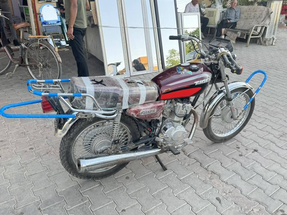 ماطور ( TIGER) 🔥
موديل 2020🔥 
دراجه مكينه خرسة
لايت امامي واشاير شغال 
لا صرف لا بخار خير من الله الدراجه 🔥
يحتاج شغلات بسيطة وتبقى يم الشخص 

سعر (360) وبيها مجال
رقم+ واتساب  ***********
