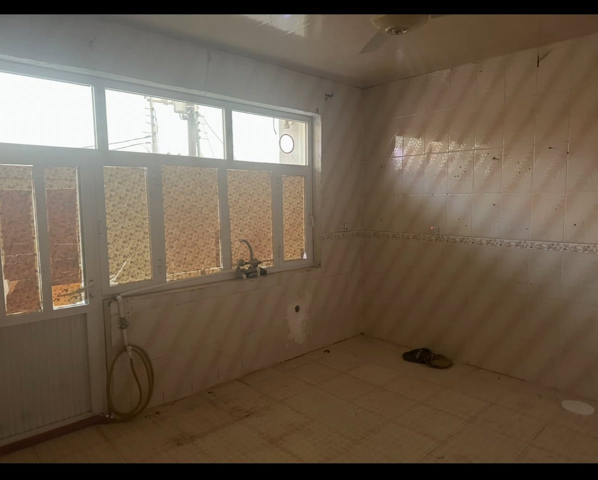 بيت طابق الثاني معزول للايجار ب هفالان 
قرب صيدلية هفالان
البيت استقبال و مطبخ و صاله و ٢ غرف نوم
الايجار ٣٢٥
***********
