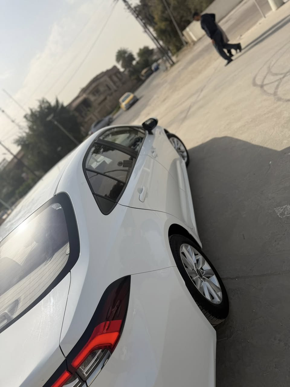 🚗 للبيع كورولا هايبرد 2023 خليجي

سيارة نظيفة جداً واستعمال قليل  
داخل ماروني مميز ✨  
رقم بغداد جديد 
المواصفات:  
• كاميرا خلفية  
• شاشة + CarPlay  
• 3 أنظمة قيادة  
• فتحة سقف  
.وهوايه موصفات معروفه مال كورلا
وما تحتاج أي مصروف.

📍 الموقع:   بغداد الكاظميه
💰 السعر:  140$وبيها مجال 
📞:***********
