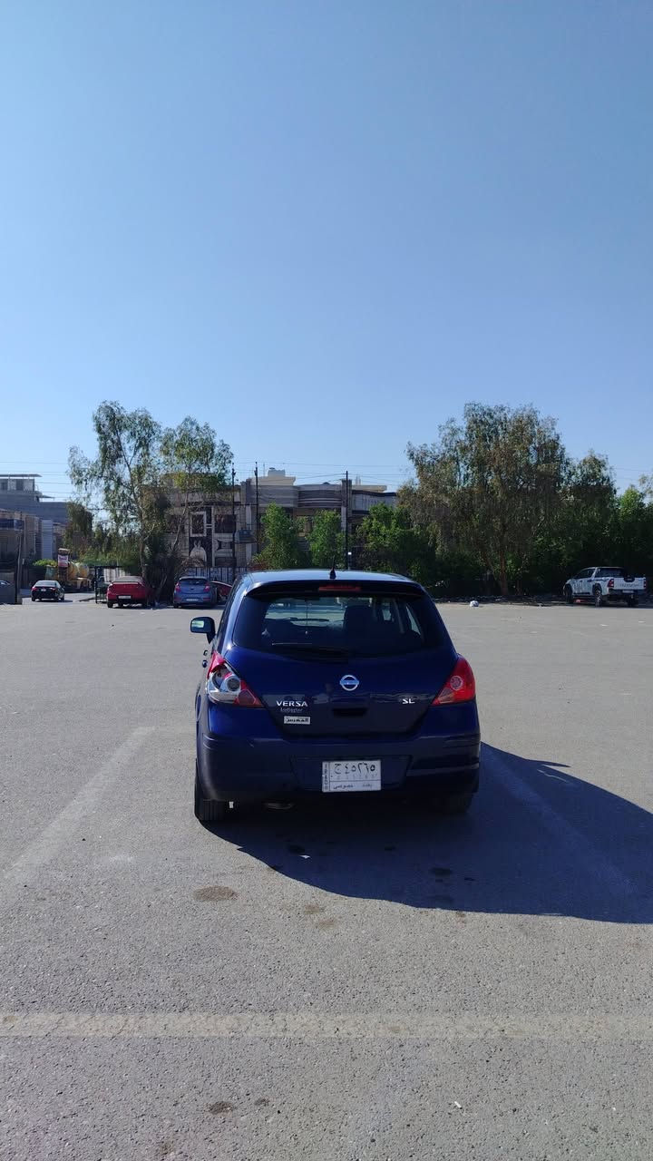 السلام عليكم
للبيع نيسان فيرسا 2008 
المكينة 2000
الكير بي طبة ماعرف صراحة دهن وفلتر لو كير
تبريد شغال الحمدلله 
الغرفة نظيفة والداخل اسود ببيجي ودوشمته جلد اسود حفاظا عالكشنات
قاعدة فيت بم جديدة
قاعدة فيوزات كاملة حرف F جديدة
منظومة التبريد والراديتر نظيفة
بيها جراد بحواف البوب مال الجهة اليمين وبالبنيد اما الباقي سليم وموضحات بالصور

السيارة مكانها العامرية او ابوغريب حسب تواجدي 
السعر 58 وهذا رقمي *********** بس واتس اب
