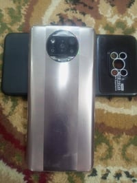 بوكو اكس 3 برو • ٢٥٦ • ايسي شحن مبدل