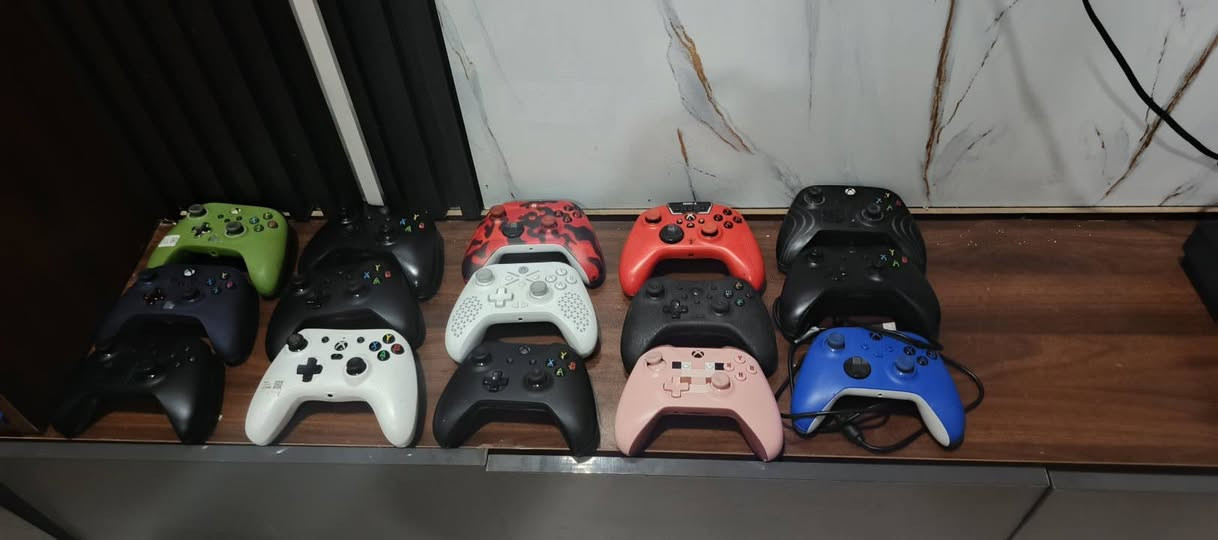 سلام عليكم متوفر 15 قطعة جوستك اكس بوكس لبيع كل قطعة و سعر خوان ما اجاوب علة تعليقات فقط خاص او وتساب *********** سعار اقل وحدة سعره 25 قطع كلة اصلي
