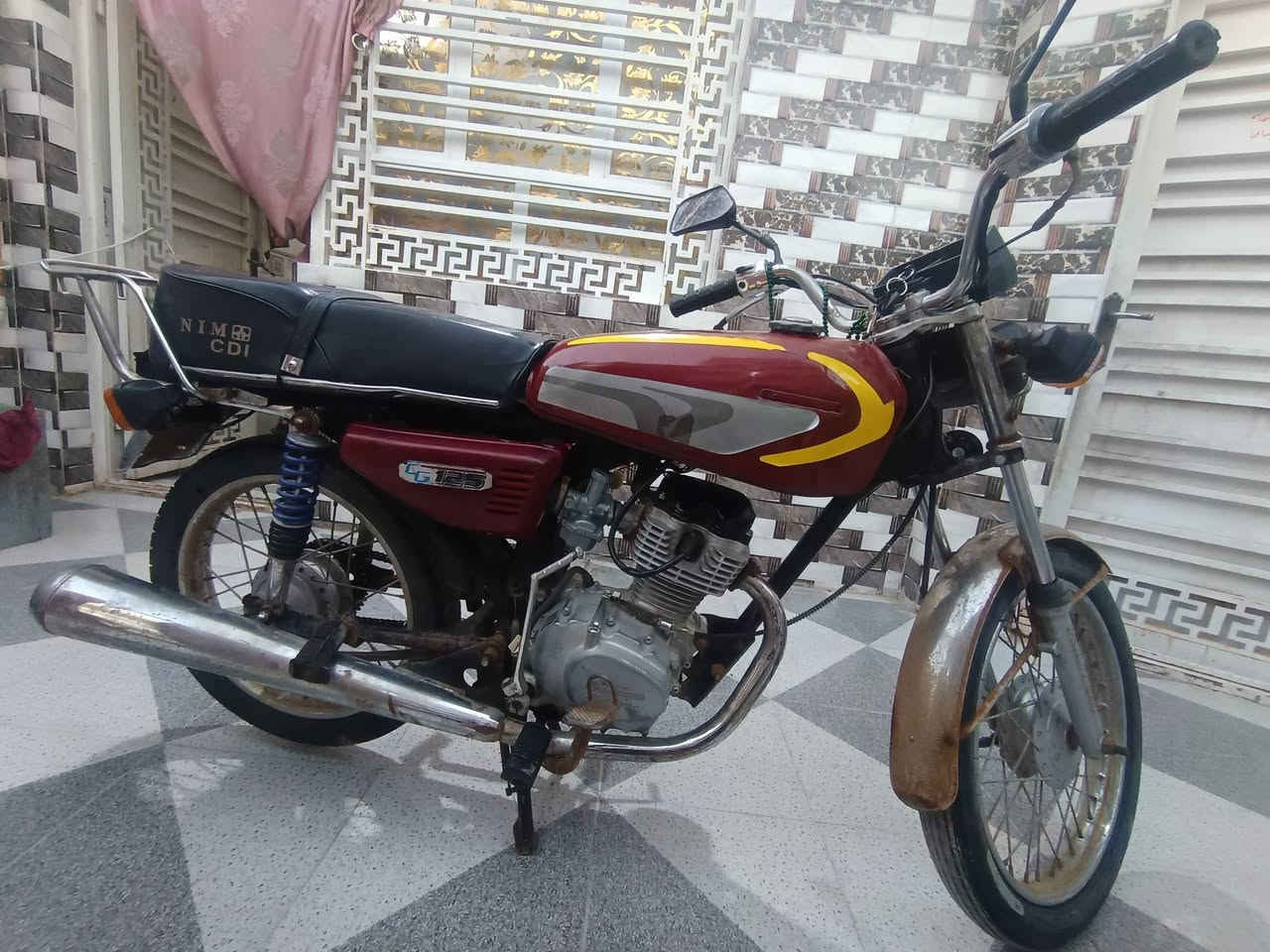 السلام عليكم
دراجه نامه كلك مكفوله كهربائيات
 محرك لا تبخير ولا تنقيص
فريحه السعر 300 بيه مجال للطيبين
***********
