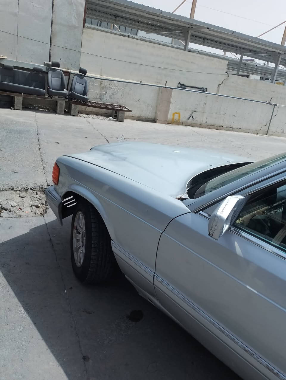 السلام عليكم
مارسيدس موديل 1987
قواعد دبلات سليمة 
رقم انبار انكليزي 
***********
