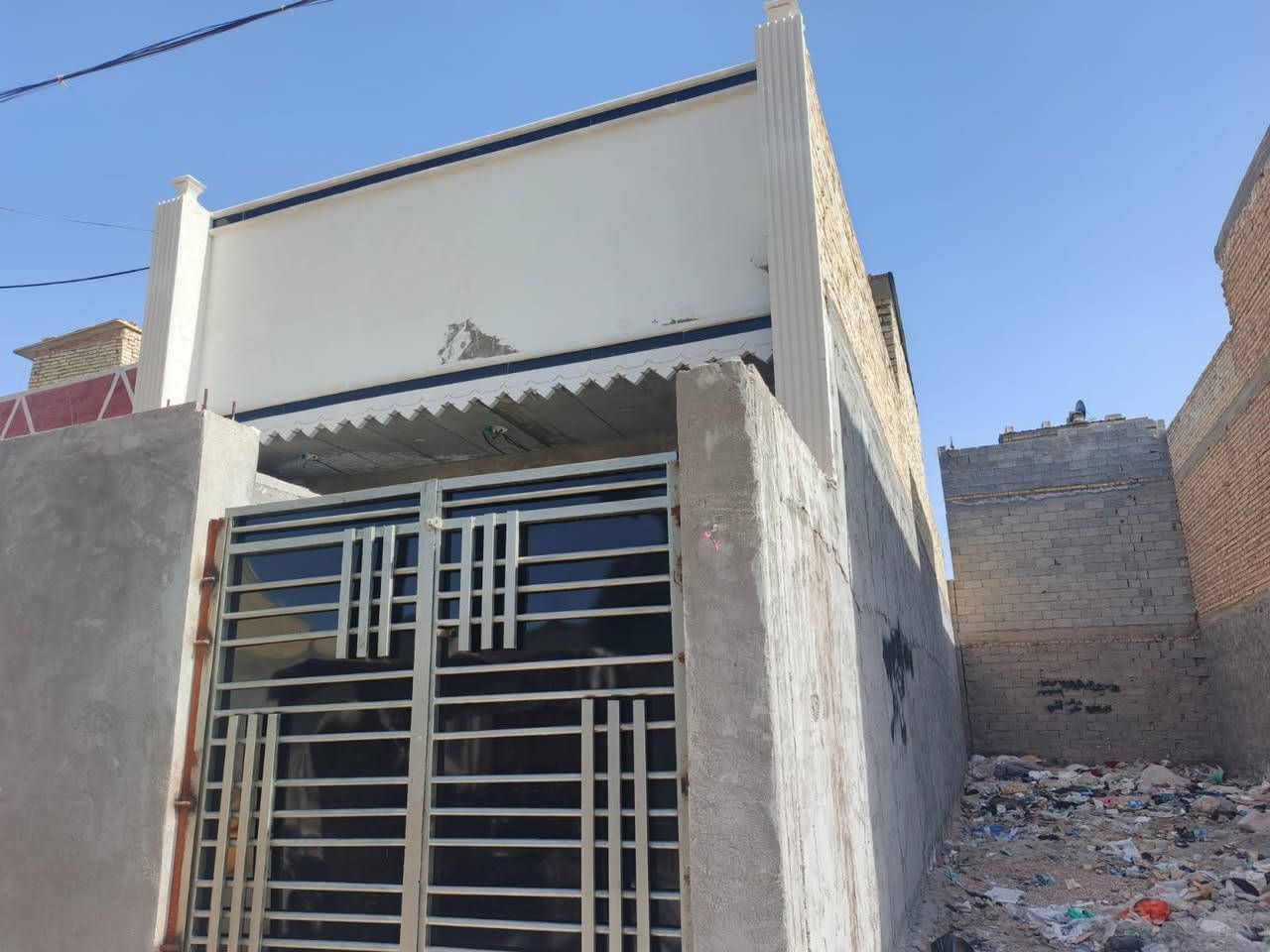 بيت للبيع و مراوس بكاع 200و150بيت جديد بناء 2026
بيت كامل بس عوزة كاشي مكان بل سكلات 13 قرب السايدين مكان ممتاز ***********
