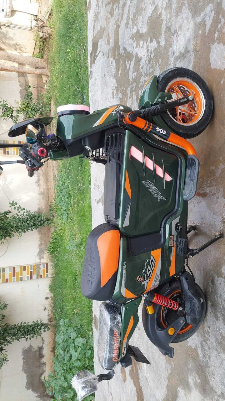 سلام عليكم 
دراجه شحن X900 وحش الشحن 🔥
موديل 2025 😍
ما صار الها  شهر الدراجة على وضع الشركة 
ملف 2000  واط يعني طياره✈️
6 مزوده و ملف رياضي باتري  كبار 33🔋 امبير
لايت زنون مع بلوجكترات عللي ابيض ناصي اصفر💡🪙
بصمه  سويج تشغيل و دبل سويج صندوق
صندوق خزن امامي
شاشه ايباد تحديد عطل وغيره🔳
سرعه 120 وهمي و الحقيقي 70 مع الوزن🚲
تواصل لمعرفه تفاصيل اكثر ***********
العنوان ديالئ بهرز 
السعر 700 وبيها مجال بسيط للشراي ادخل خاص او  واتساب و تدلل .
