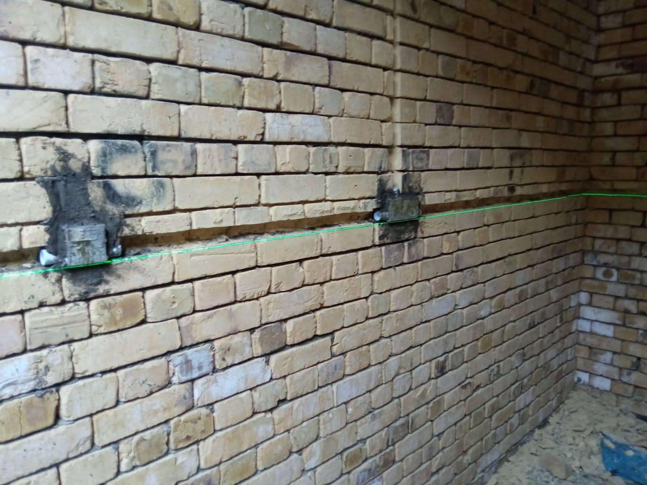 على بركة الله 
جانب من اعمالنا في حفر الجدران وتثبيت البوكسات بيت 300 متر 
موقع العمل الناصرية الاسكان الصناعي 
للاستفسار الاتصال او مراسلة واتساب تيلجرام 
سيد احمد الياسري ***********
الياسري للتأسيسات الكهربائية
