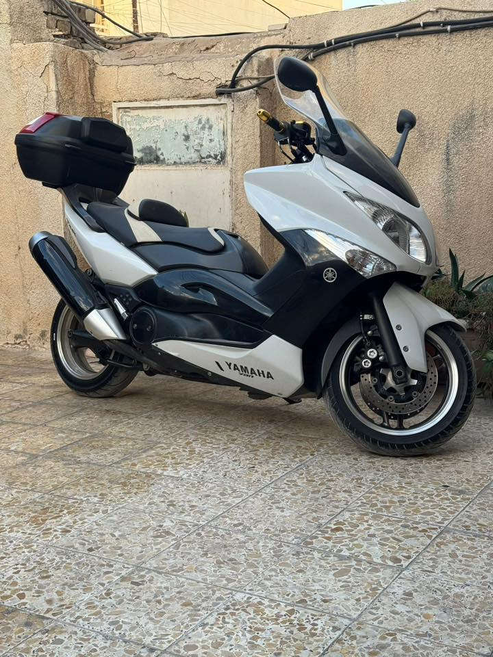 السلام عليكم تي ماكس 2011 للبيع
فئة 🌌 وايت ماكس لون ابيض 
نضافة 100/100 كفالة عامة 
ماشية 47 حقيقي 
مكاني السيدية 🌃
السعر 38 ورقة وبيها مجال 
***********
