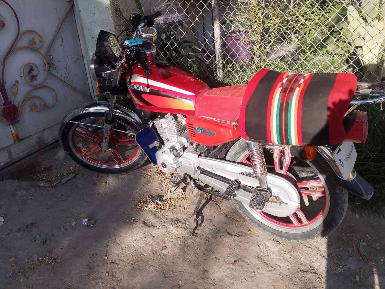 سلام عليكم سفانه للبيع موديل 23اواراق دراجه نضيفة خير من الله مكفوله 550وبيه مجال لشراي***********
