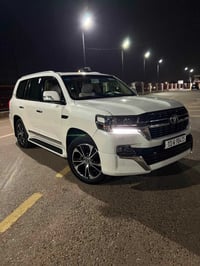 تويوتا لاند كروز. للبيع موديل 2016 GXR ماشية 132 km محرك  v6 رقم بغداد...