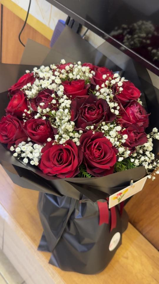 متوفر بوكية ورد السعر ٣٥ داخل بسماية 
التواصل على هذا الرقم ***********
