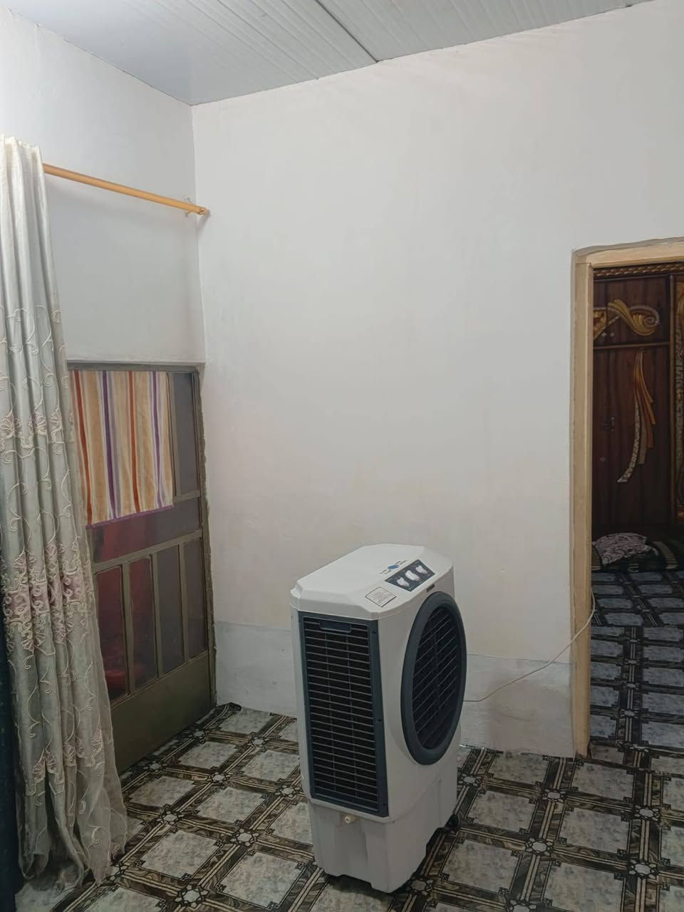 على بركه الله مشتمل للبيع السعر فقط 25 لي يريد يتفضل خاص او يتصل عرض بلاش
مساحه 100متر عنوان حولي المشروع قرب المنتزه قطعه ومقاطعه 
 يتصل ع الرقم *********** مو شراي لايتصل ولا يتعبني
