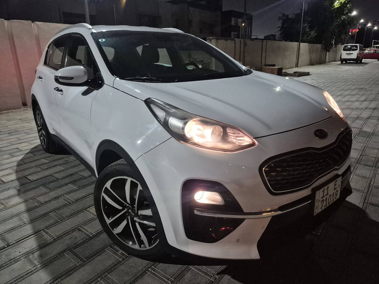 سبورتج خليجي وكاله دوليه مازالت بضمان محرك 2000دوش  بغداد رقم وهزه وسنويه جدد كفاله عامه حساس امامي خلفي وتحكمات واشاير ومري شفط مود درايف شاشه وكامره الخ
سعر194
بغداد حي جامعه
***********
***********
