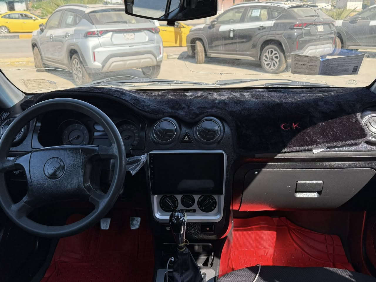 2013بيها صبغ حزام بدون دواخل بشرط جماليه 

محرك كير بشرط 

كابون بانزين 

السعر 42 وبيها مجال بسيط وعليها غرامه 500 دولار تنكطع من السعر 

السياره كاعده واحلا من صور ومصروف عليها 

***********

***********
