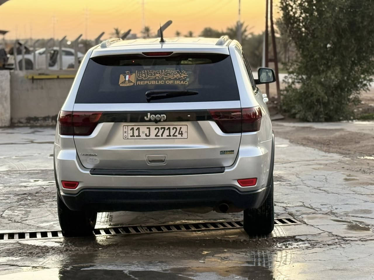 للبيع جيب 2012 وارد امريكي رقم بغداد حادثه بنيد بدون دواخل
وبيه رشات صبغ  اثر جراد كير مكينه حداديه تبريد جديد
السعر 140 وبيه مجال
بابل حله 
***********
