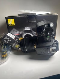 كاميرا نيكون D5600 • نيكون D5600 • كاميرا DSLR • كاميرا احترافية • عدس...