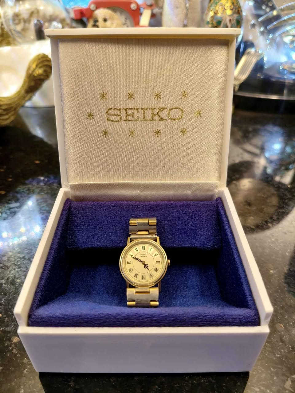 ساعه يد نسائيه عتيقة نادرة جدا من SEIKO 
كوارتز تعمل بدقة
لمزيد من التفاصيل و الصور و الاستعلام 
برجاء التواصل انبوكس الشيخ زايد, الجيزة


**إذا كنت صاحب هذا الإعلان وتريد حذفه لأي سبب، رجاءا أرسل رسالة إلى الدعم الفني**