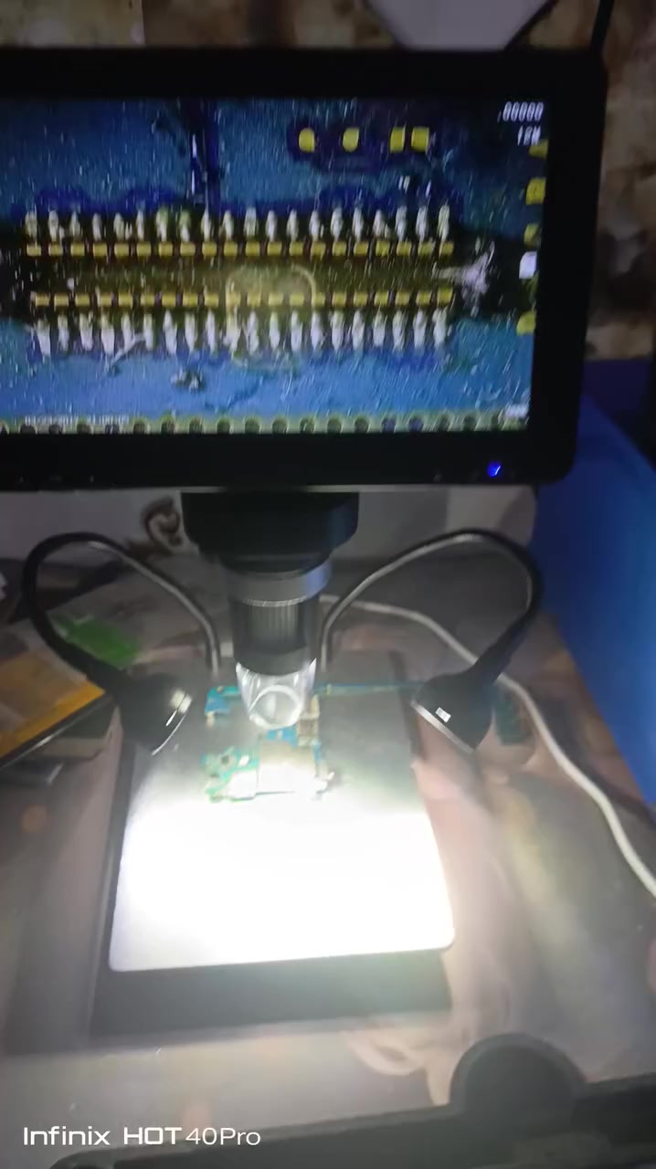 السلام عليكم مجهر. ممسخدم والله شتريته وضامه  وضح بصوره. ودقه عاليه  تصوير وعرض.  ويا رام 32 كيكه     السعر 100 وبي مجال.    رقمي *********** مكاني بغداد
