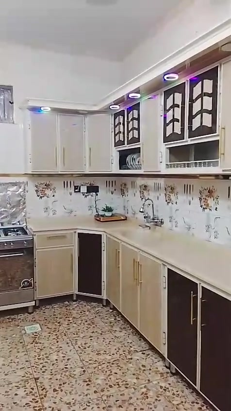 كاونتر للبيع نضافه 100بل 100طابقين رايدي بسعر 1،300 للستفسار مراسلة الصفحة


**إذا كنت صاحب هذا الإعلان وتريد حذفه لأي سبب، رجاءا أرسل رسالة إلى الدعم الفني**