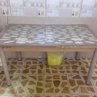 طاولة • ميز • اثاث • ديكور