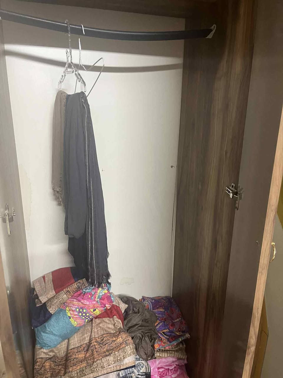 للبيع غرفة تركية 5 قطع نظيفة بدون ضرر مع الدوشك
السعر ٧٠٠ وبيها مجال للشراي 
العنوان بغداد مدينة الصدر قطاع ٩


**إذا كنت صاحب هذا الإعلان وتريد حذفه لأي سبب، رجاءا أرسل رسالة إلى الدعم الفني**