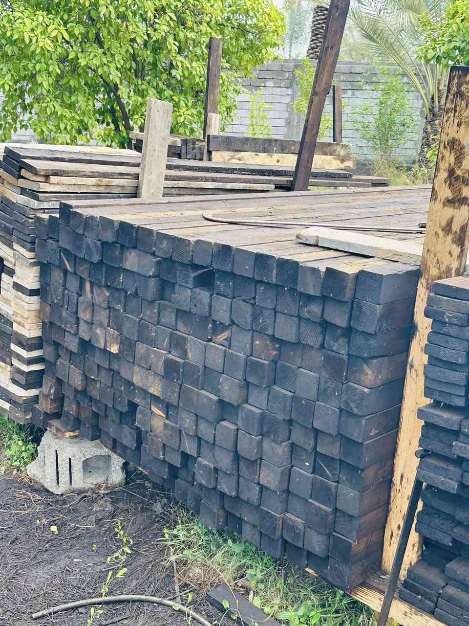 السلام عليكم للبيع 15 مكعب خابط فلندي 25ملم 
جكات سن خشن ثقيل عدد100 
ملاحضه : القالب مشتغل شغله وحده فقط 
***********
