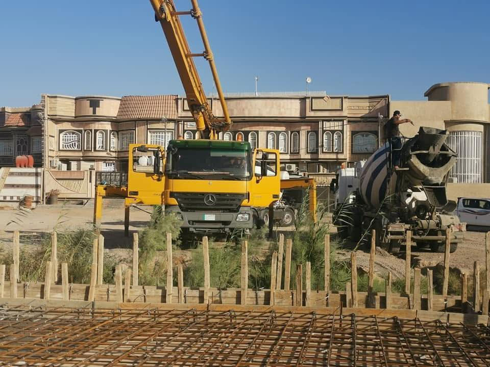 المشرق للتطوير العقاري 🏗️

بناء الدور السكنية و الابنية التجارية 
مواصفات العمل
-حفر الارض 40 سم .
-فرش طبقة من السبيس ويحدل بحادلة 20 طن .
-رش مادة الكلوردين فايروسي المضادة للارضة والحشرات.
-فرش نايلون زراعي بعد الحدل .
-عمل منظومة مجاري متكاملة حسب المخطط بأنابيب (4 انج) امل الشريف او سمارت .
-تسليح الاساس مع جسور حسب المخططات الانشائية .
-صب الأساس  الرفت بارتفاع (40 سم) صب مركزي C35 .
-ارتفاع الطابق الارضي 3.2 متر صافي و الطابق الثاني 3 متر صافي .
-البناء وتقطيع البيت بواسطة الطابوق الجمهوري الاصفر  حسب المخططات الانشائية .
-صب السقف بارتفاع (20 سم) مع عمل رباط فوق الاضلع 20 سم لكل الطوابق.
-تقطيع الطابق الثاني بالطابوق الجمهوري (9 انج).
-صب الطابق الثاني بنفس مواصفات الطابق الأرضي مع التقطيع حسب المخطط.
-ارتفاع الستارة (120 سم) مع ارتفاع السياج (180 سم). 
الاسعار والمواصفات ل مساحة 100 م واكثر 
شرط العمل يكون طابقين او اكثر..

الموقع: بغداد – الاعضمية – سبع ابكار  -  قرب مطعم هم هم📍🏗️
 
الاستفسار على الارقام الاتية:
‭0771 547 7998‬
‭0776 158 9666‬

