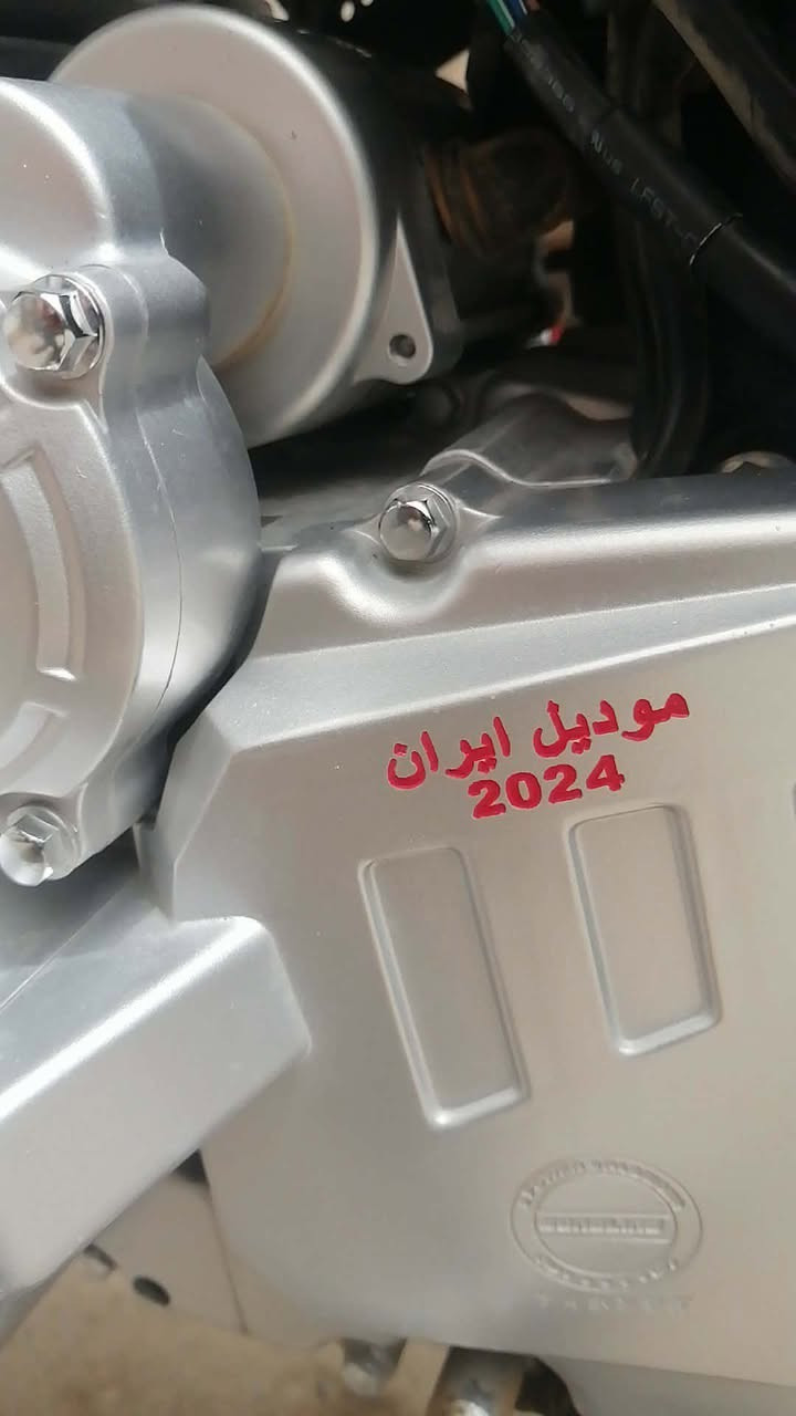 السلام عليكم دراجة سونك ايراني موديل 2024 رمبه نزلته دراجه مكفوله كفاله عامة كير محرك تاخذه تفحص وين ميعجيك تايرات جدد امامي وخلفي كهربائيات شغاله كلهن وبالحقيقيه انضف من الصور السعر 800  مكاني كربلاء العطيشي  رقم ***********
