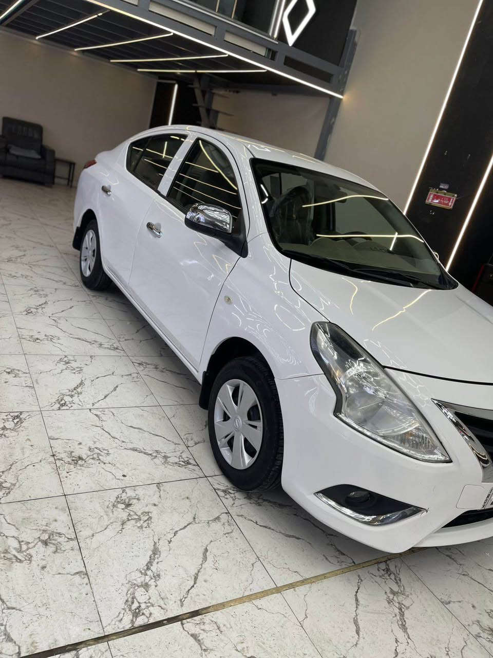 نيسان صني موديل 2018
ماشية 95 الف كيلو
بيها بابين مبدلة و صبغ بالجاملغ عكس السايق وشبر بالصندوك
السياره كير محرك تبريد ممتاز
الصدر و الحدادة مسويها جديد و التايرات جديدة
سيارة ربع ما تحتاج تصرف عليها جاهزة من كلشي
رايدها ب 10,300 دولار وبيها مجال للشراي
متواجد واتساب
***********
*********** بغداد, العراق
