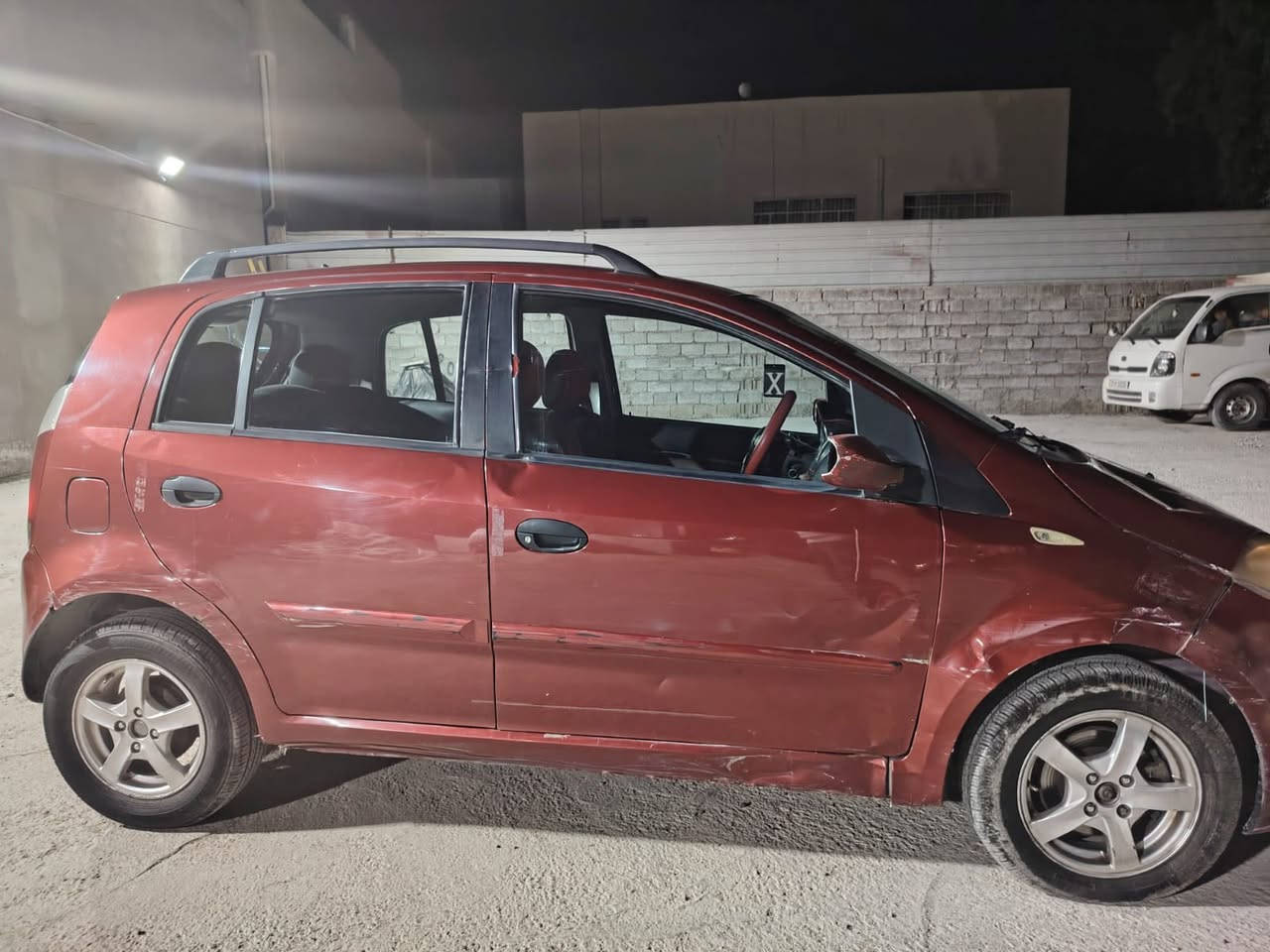 شيري a1 للبيع 
موديل 2013 رقم بغداد مشروع وطني 
بيها ملاحظات بالكشر بيها طخطخات 
كير مكفول محرك بي صوت بس بالكبس 
صدر ودرايم شفت جدد 
تايرات نضاف 
داخلها نظيف 
مكانها بغداد الاعظمية 
السعر 24 ورقه وبيها مجال 
***********
