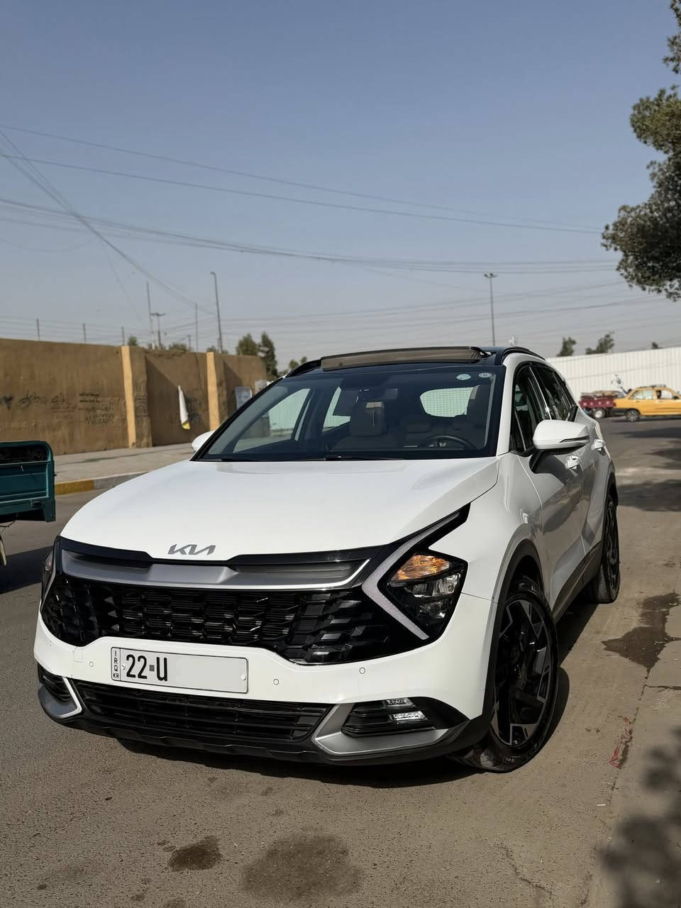 السلام عليكم للبيع كيا سبورتج 2025 وارد خليجي زيرو ماشية 6000KM وكالة نم رقم اربيل تحويل مباشر السيارة فول مواصفات 1/1 مواصفات السيارة : 
1- بصمة تشغيل وابواب 
2- نضام ترحيب 
3- بانوراما 
4- حساسات امامي خلفي 
5- كامرة خلفيه 
6- مري شفط 
7- رادارات بلمري 
8- صندوق كهرباء 
9- تشغيل عن بعد
10- اوتو هولد 
11- درايڤ مود [ 4 وضعيات قيادة - سبورت - ايكو - نورمال - سمارت (القيادة الذكية) ]
12- نضام المساعدة في المنحدرات 
13- لايت LED 
14- بك لايت LED 
15- تبريد قطعتين 
16- داخل بيانو بلاك 
17- اريل نفگيشن
وباقي المواصفات المعروفة بل فول.
السيارة كفالة عامة.
مكانه: بغداد شارع فلسطين.
السعر . 24:300$ وبيه مجال حك الجية 
للأستفسار:***********
