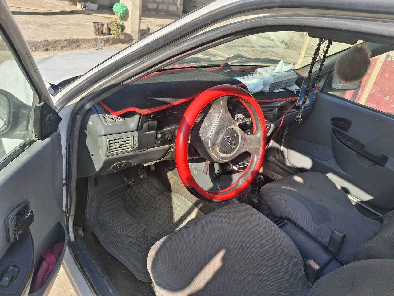 دايو سلوللبيع
موديل٩٦ 
مكينة كير جدد
صبغ عام بدون معجون
كهربائيات كلها شغالة
نقص فقط كمبريسر تبريد
السعر٢٩ بيها مجال
بعقوبة دورة
***********
