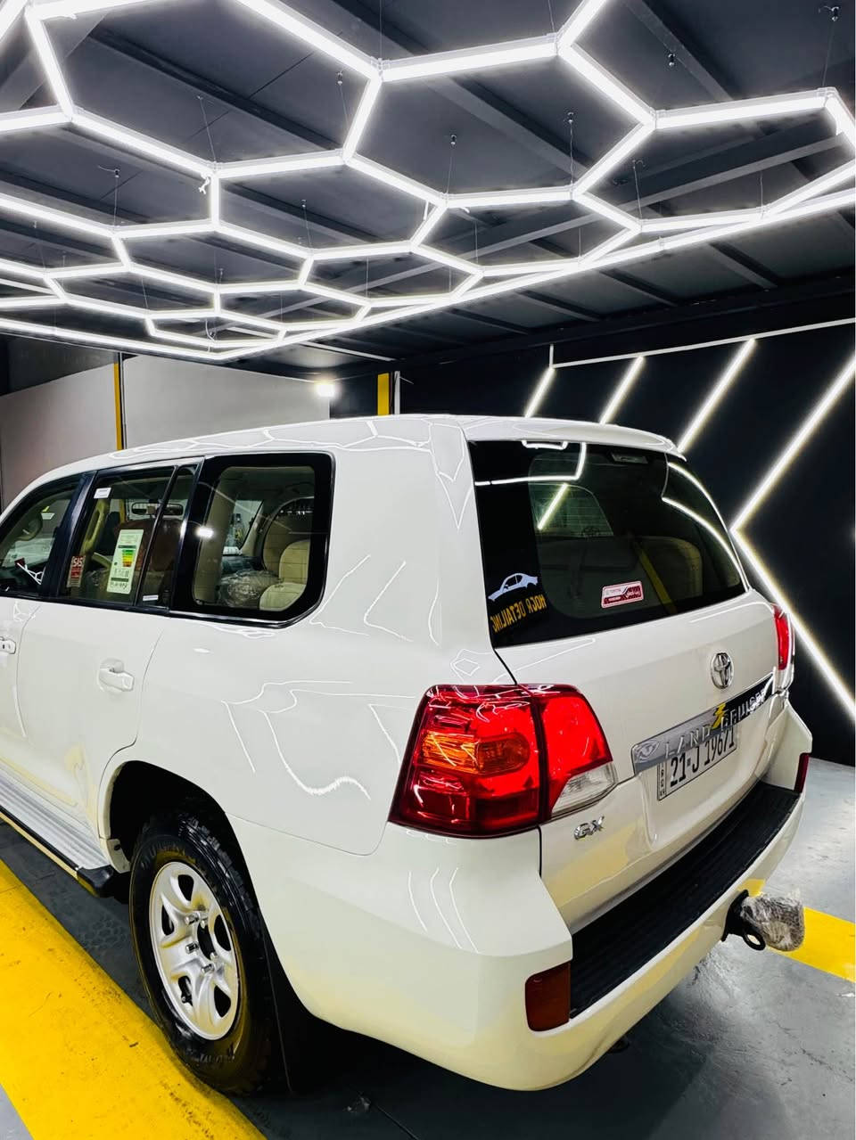 وەنەوشە مۆدێل ٢٠١٤ مانگی٤ مواسەفات gx مەکینەی نەکراوەتەوە سپی سەدەف ١٦٥هەزار رۆشتوە ٤تایەی تازەی لە ژێرە سەنەوی هەزەی تازەیە  بی کیشەیە پۆلیش و حامام کامل سێر فزوجوانکاری کراوە سە یارەکە بە ناوی خۆمانە مالی دۆستە دوپارچەی بۆیاخە بێ ناوگردن  یەک پەلە ساردی هەیە لە سلیمانیە سەیارەکە ژ.م*********** السليمانية, العراق
