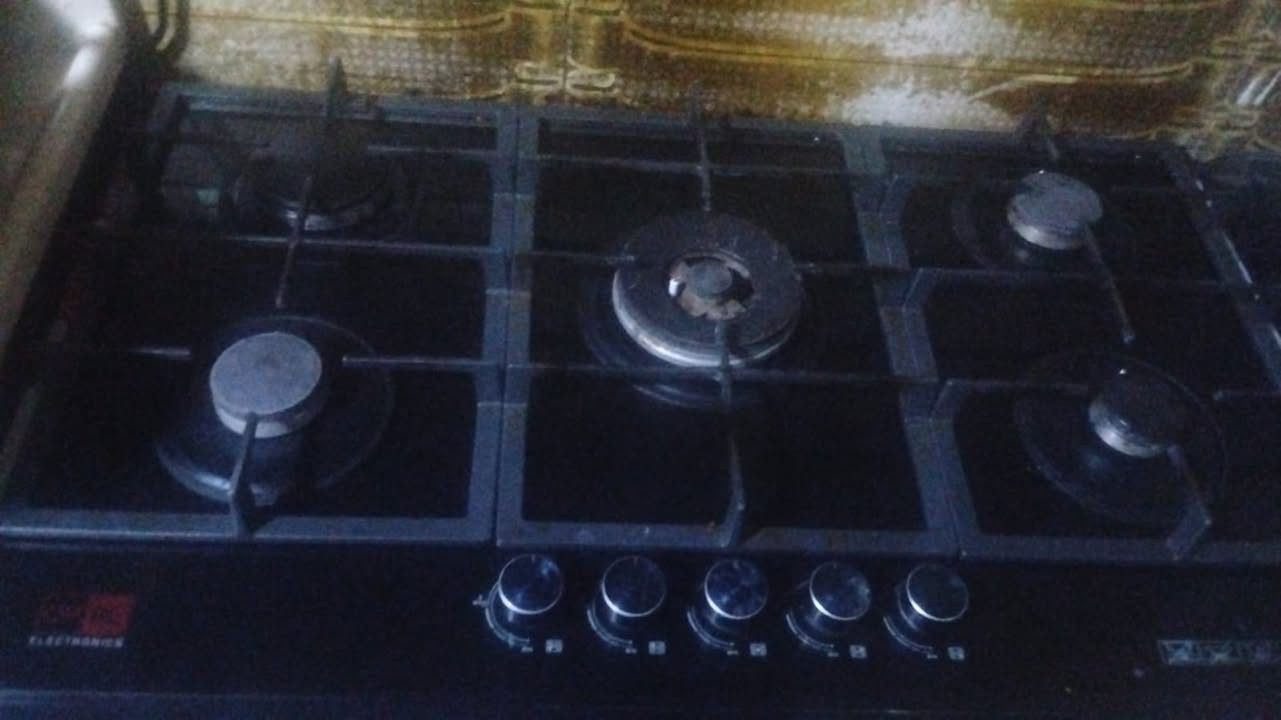 السلام عليكم عندي طباخ ‫لزيري نوعيه اصليه بيه ضمان نوبل الجامه الثخينه ما صار شهرين من اشتريته بل 300  //: أريدة 225  بي مجال كلش جديد بعد ***********
