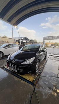 بيجو 307 موديل 2006 محرك 1600 جاهز من كلشي ومابي اي نقص كير نظيف جداً ...