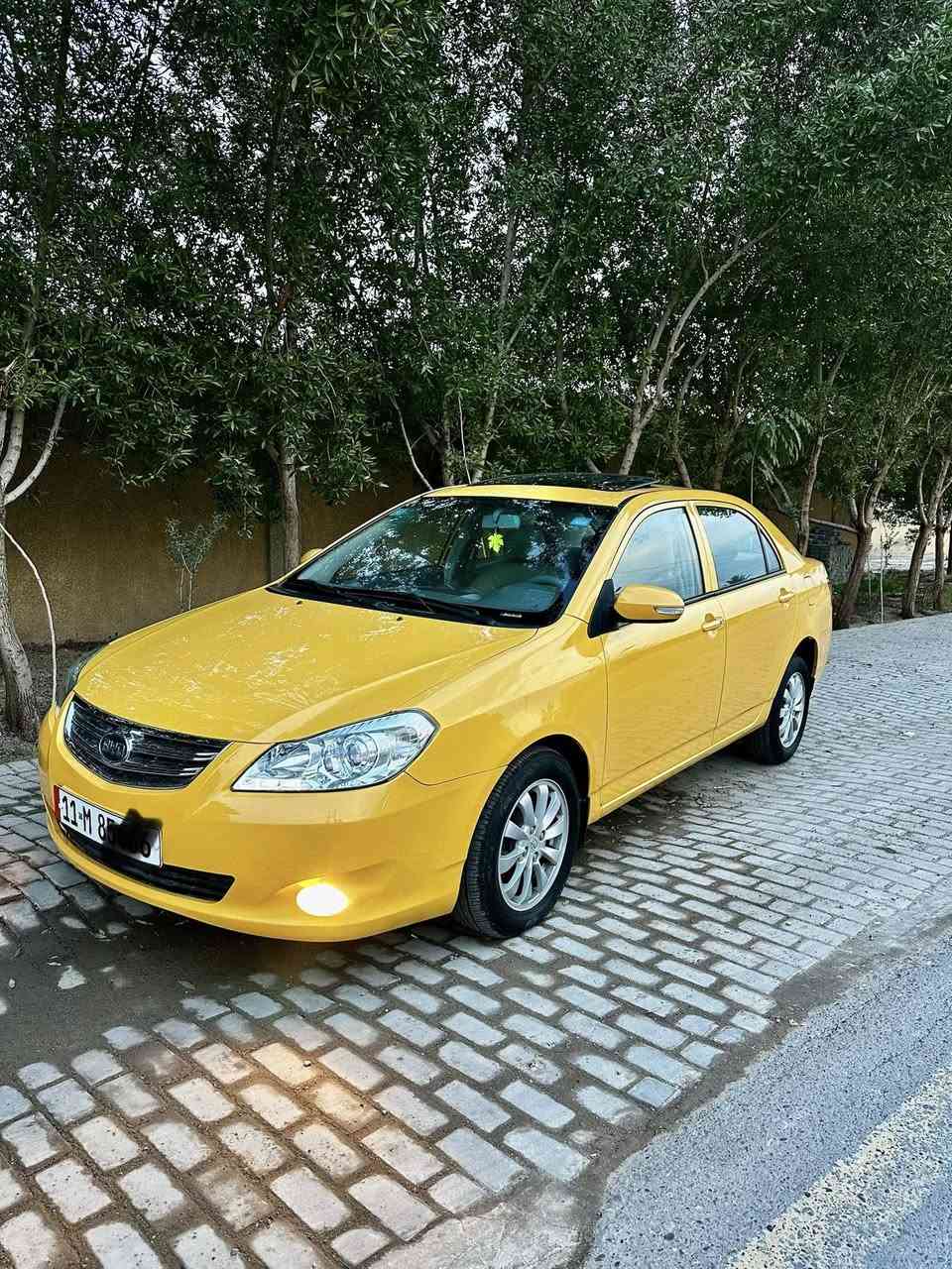 السلام عليكم BYD 2016شركه العامه اصفر بلادي مكفوله كفاله عامه ماشيه38الف حقيقي مكينه 1800 
فول موصفات بصمه فتحه كارت سبير منازل  رقم بغداد باسمي سنويه جديده لل2030 هزه جديد ومصفره من الهيئه مكانها بغداد 
للاستفسار ***********
