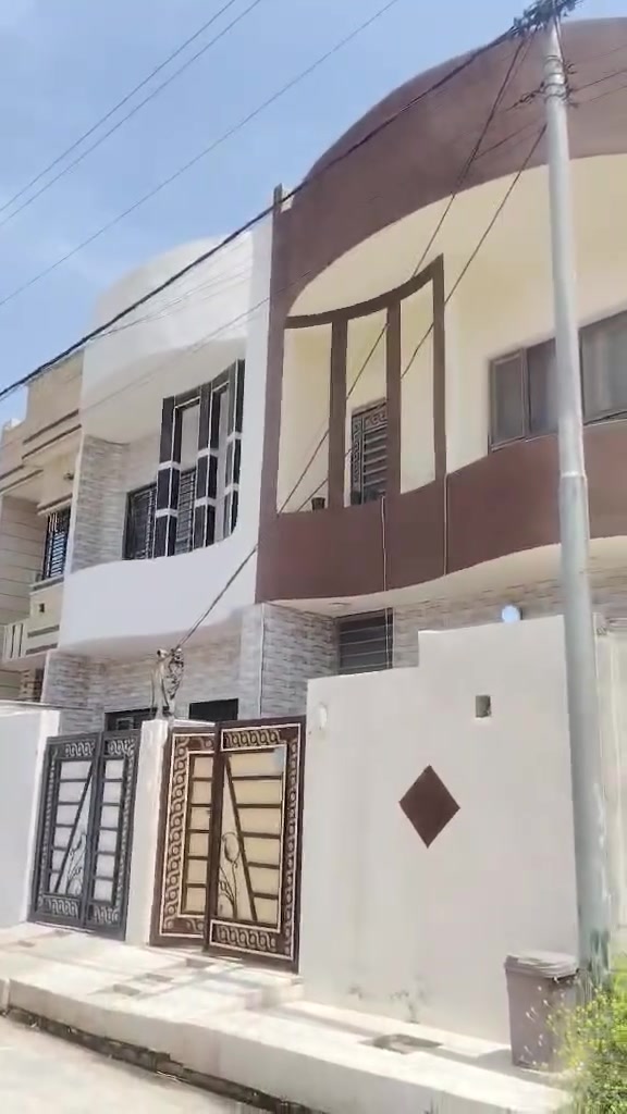 السلام عليكم بيتين للبيع الواحد 100 متر طابقين واحد مسكون او كامل الثاني ما مسكون الموقع حي الملاين الثانيه تقطيع الملك وصل بلديه الاستفسار *********** /***********
