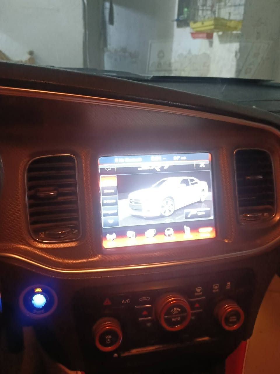 سلام عليكم اخوان دوج تشارجر للبيع 2013  ابيض السياره خليجي فتحه بانوراما داخل احمر. گير طياره وباقي المواصفات معروفه رقم بغداد  السياره حادثه بنيد وجاملغات اثنين تبديل نفس اللون مكان السياره بغداد المحموديه السعر 160 وبيه مجال هذا رقم صاحب السياره اخوان اني مكلف بالنشر ***********
